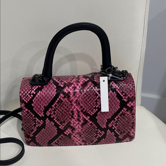 Betsey Johnson Pink & Black " Snakeskin" Crossbody Bag with Heart Charm - Picture 3 of 5